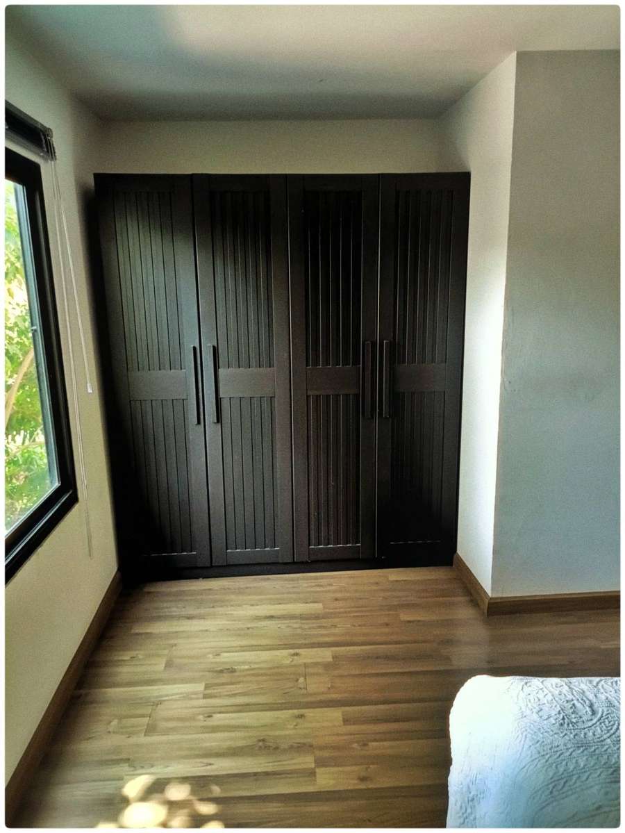 Built-in wardrobe